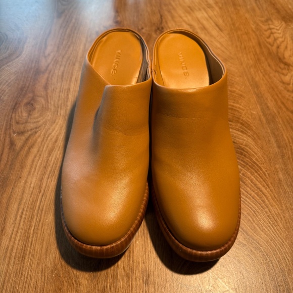 Vince Clogs - Picture 2 of 5